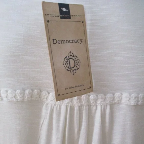 Democracy NWT White Embroidered Roll Tab Sleeves Relaxed Fit Blouse Size M - Picture 11 of 12